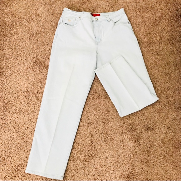 Bundle - 2 Pairs of Jeans - Picture 3 of 6